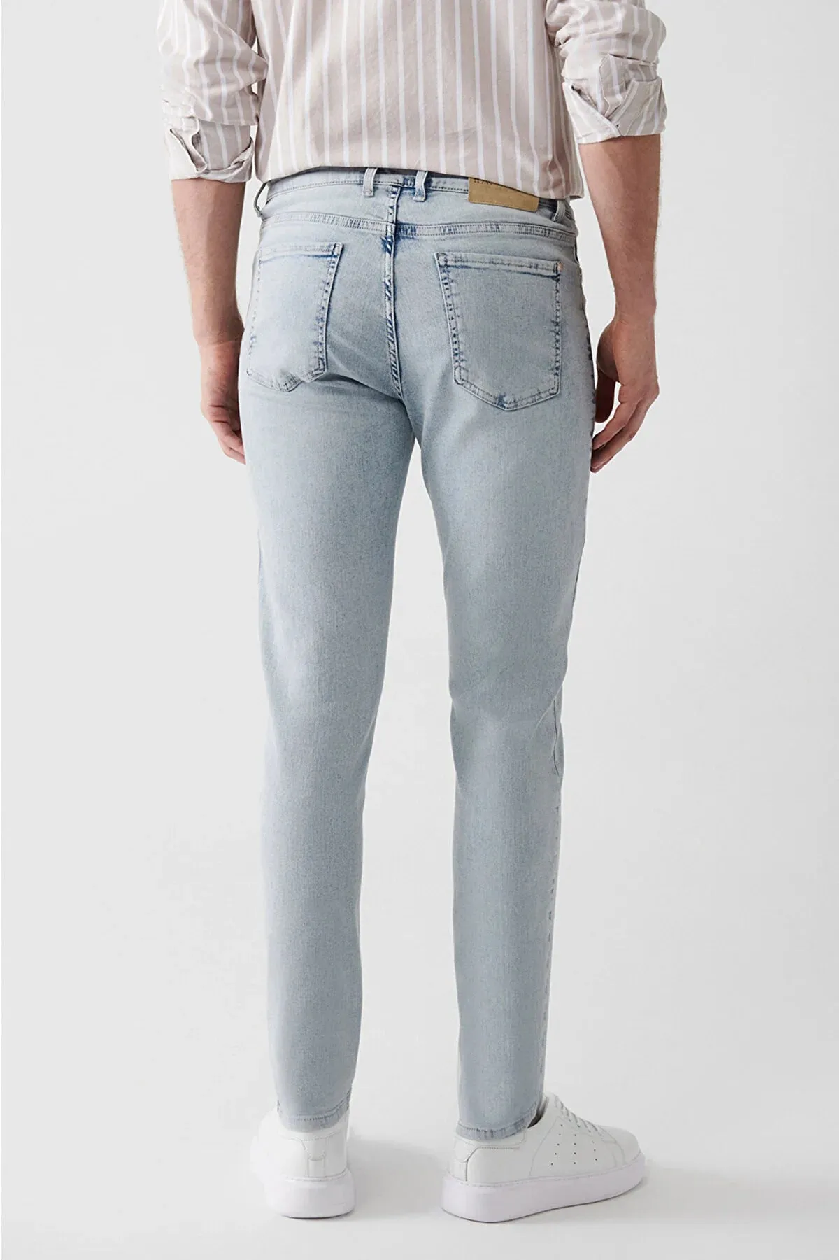 Avva Men's Light Blue Vintage Washed Flexible Trousers Jeans