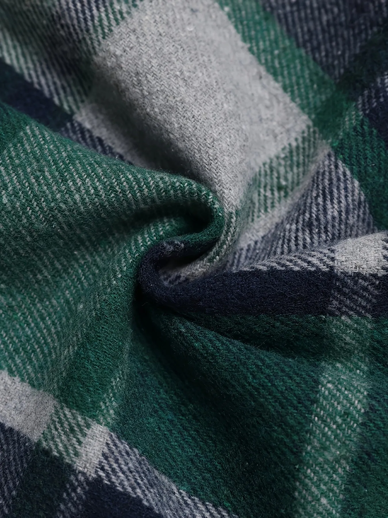 NIVREN | Checked Winter Coat with Long Sleeves and Lapels